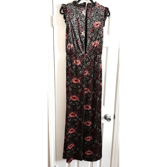 Ali + Jay ANTHROPOLOGIE Etienne Black Velvet Floral Split-Back Jumpsuit - Small - Picture 6 of 10
